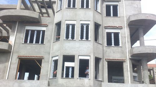 Fenêtres en PVC pour un immeuble